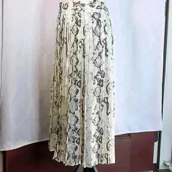 Laundry by Shelli Segal Size M midi white/snake print pleated skirt - Picture 7 of 12